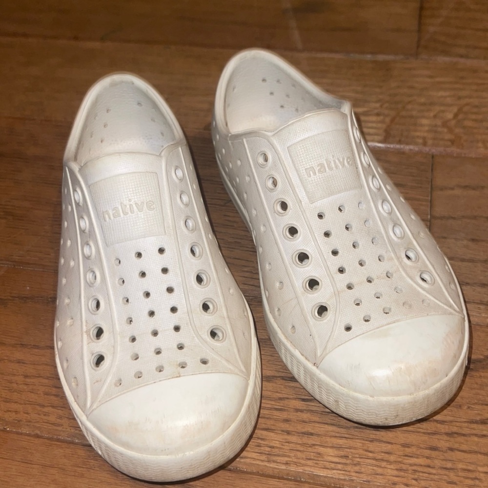 Native white shoes
